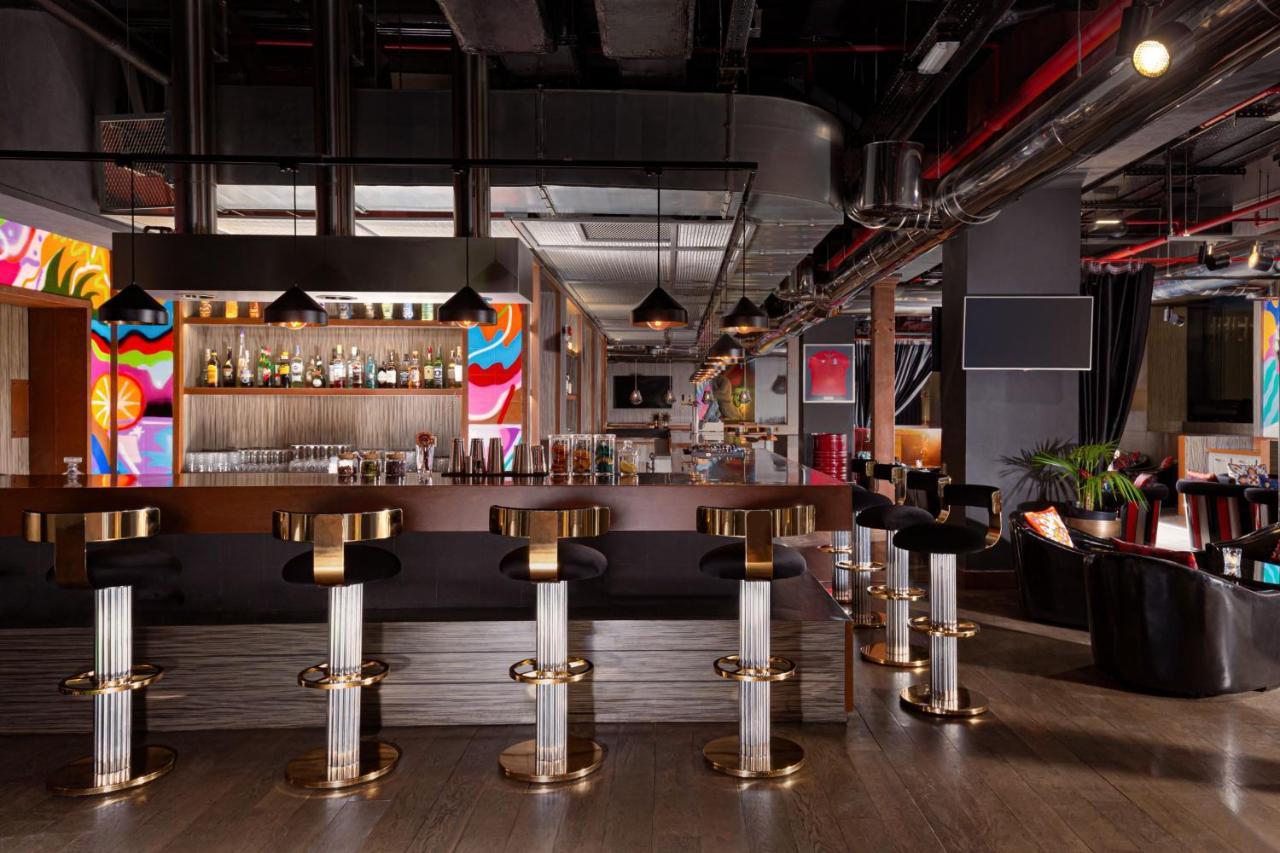 บาคู แมริออท โฮเทล บูเลอวาร์ด Hotel บากู ภายนอก รูปภาพ The interior of the bar