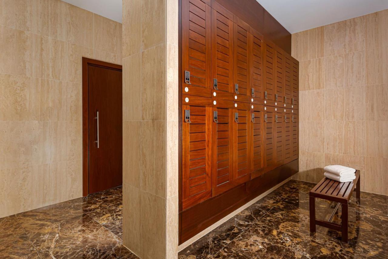 บาคู แมริออท โฮเทล บูเลอวาร์ด Hotel บากู ภายนอก รูปภาพ A locker room at a spa