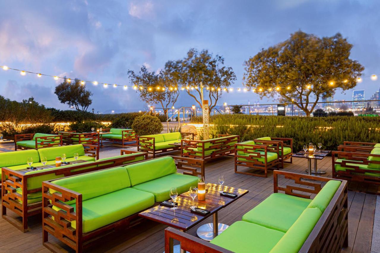 บาคู แมริออท โฮเทล บูเลอวาร์ด Hotel บากู ภายนอก รูปภาพ The Deck