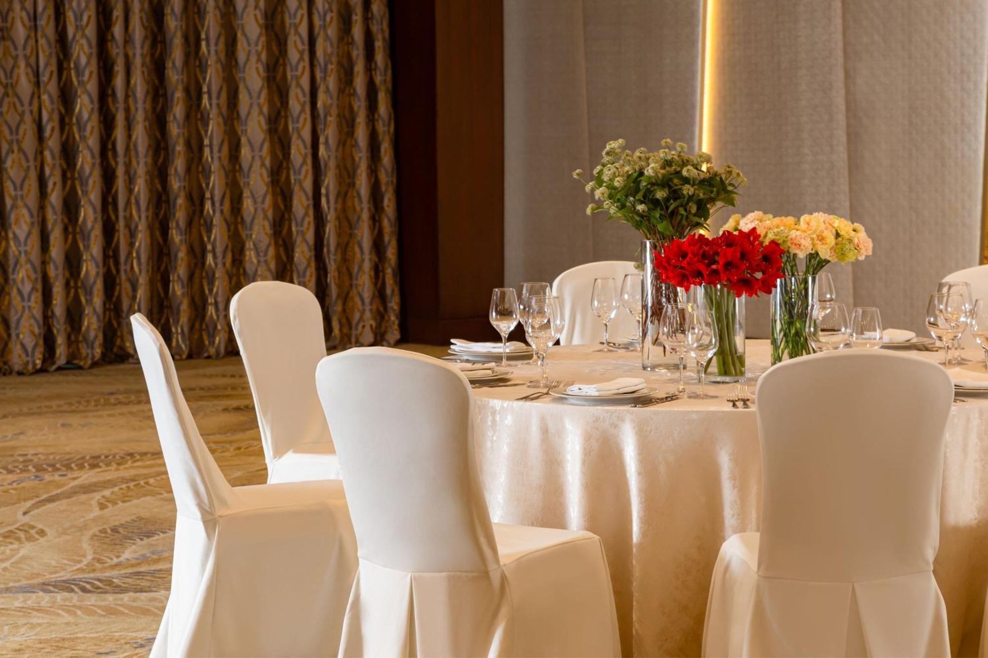 บาคู แมริออท โฮเทล บูเลอวาร์ด Hotel บากู ภายนอก รูปภาพ Banquet hall
