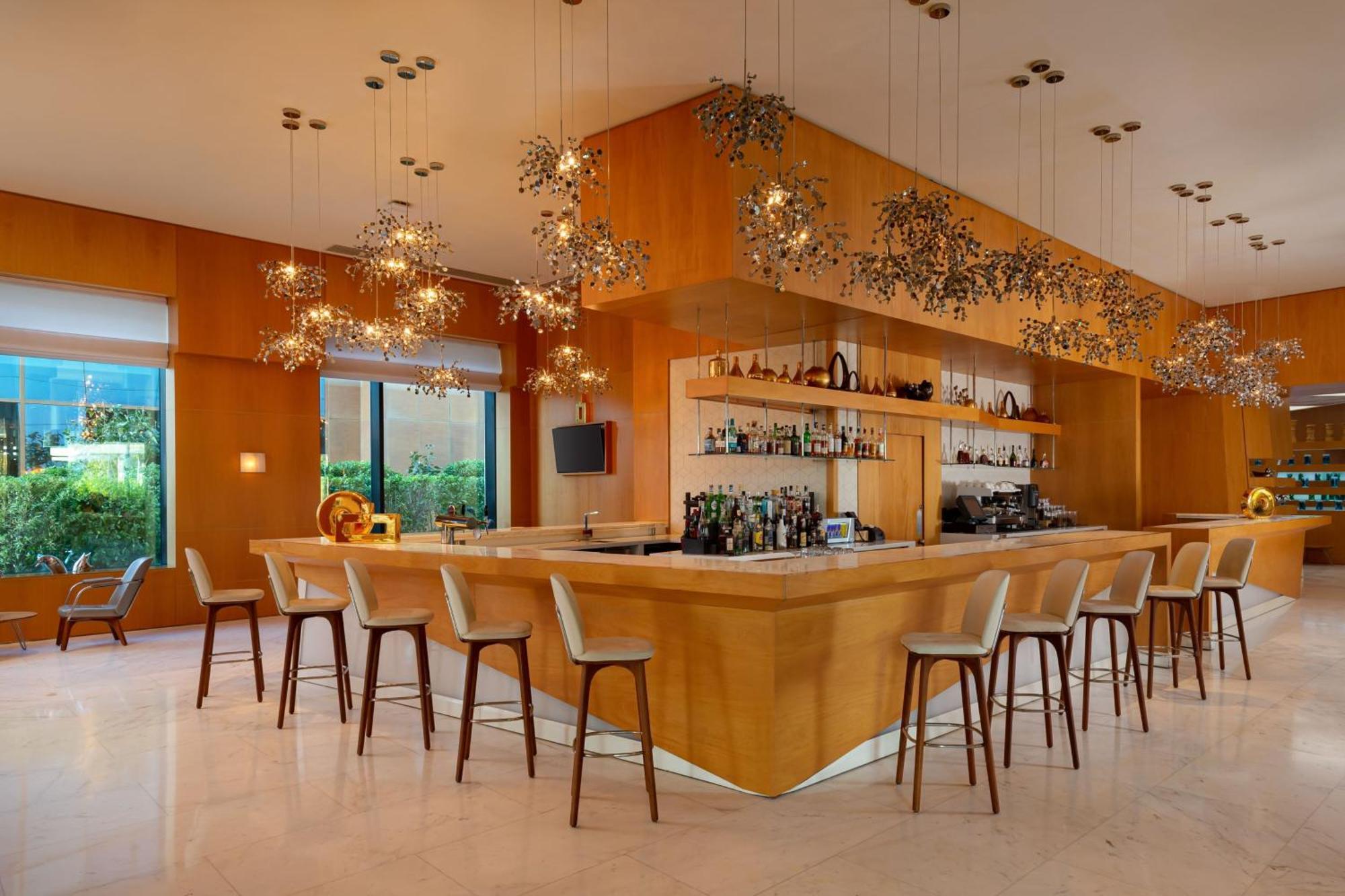 บาคู แมริออท โฮเทล บูเลอวาร์ด Hotel บากู ภายนอก รูปภาพ The bar at the hotel