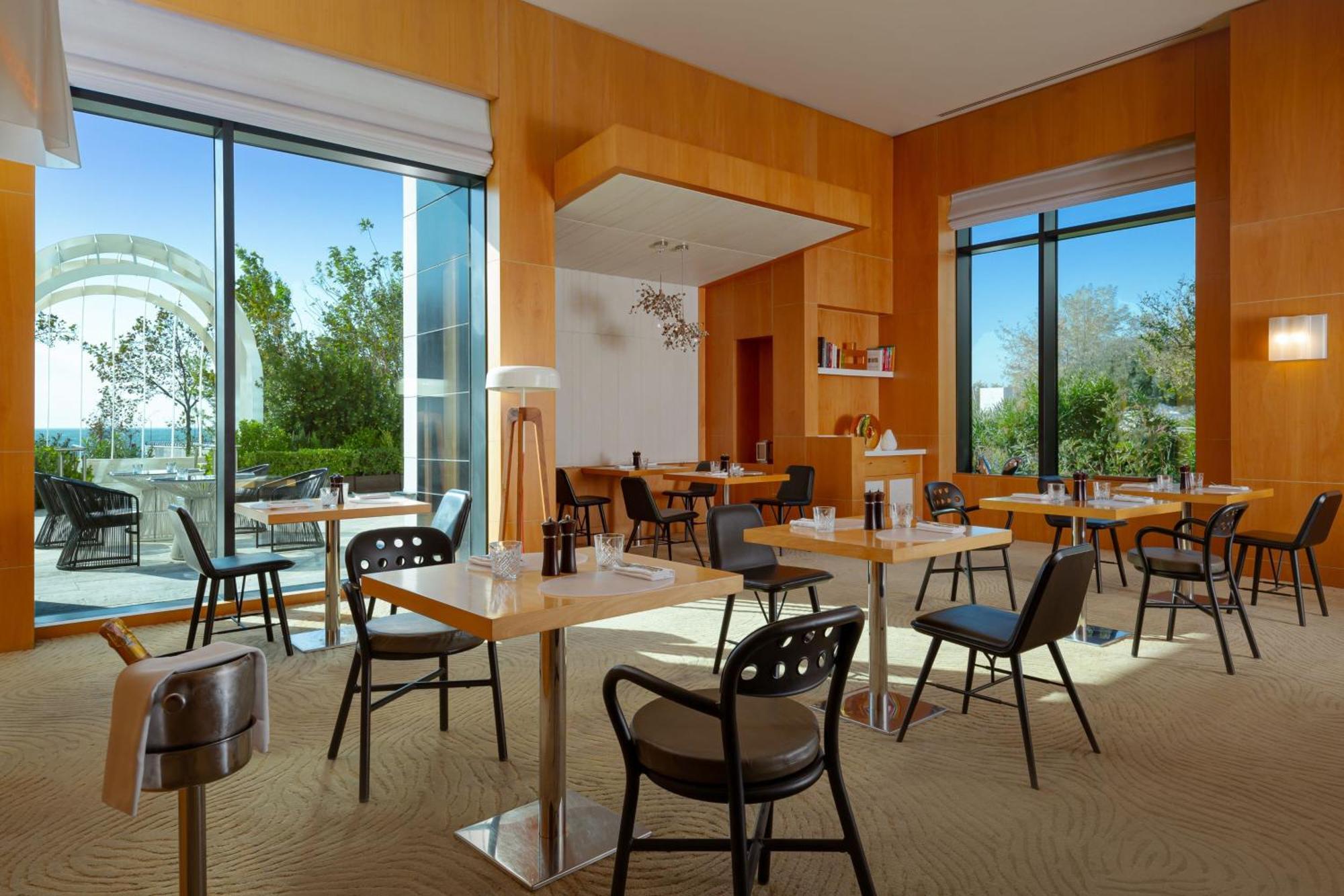 บาคู แมริออท โฮเทล บูเลอวาร์ด Hotel บากู ภายนอก รูปภาพ The restaurant
